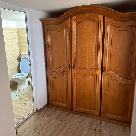 Casuta Galbena Casa de Férias